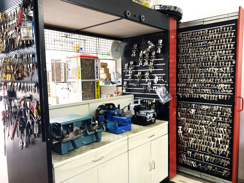カギ成キーセンター店内2